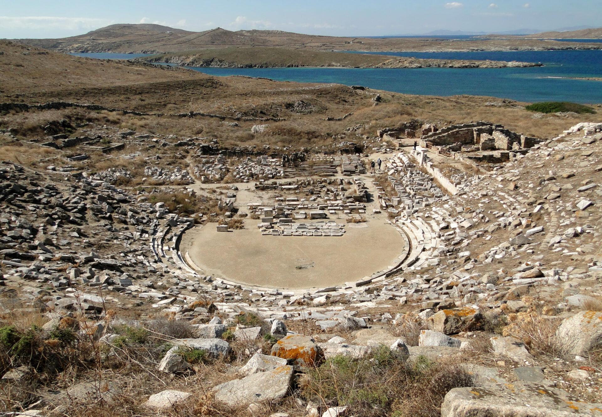 Mykonos_Delos_Ancient Theatre_Viajando Bem pela Europa