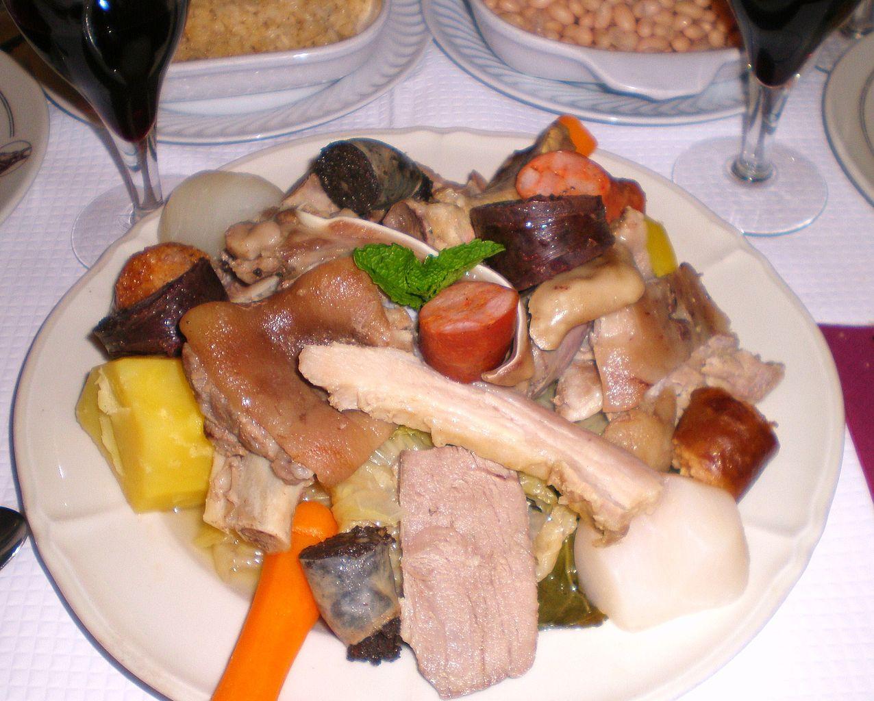 Gastronomia portuguesa_Cozido à Portuguesa_Viajando Bem