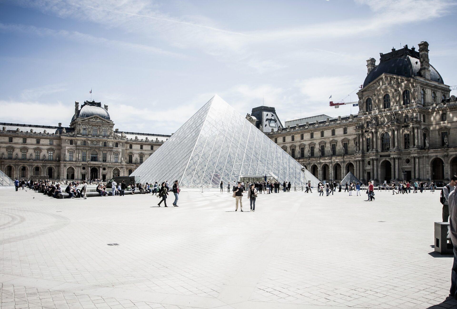 coisas para fazer de graça em Paris_Louvre_Viajando Bem