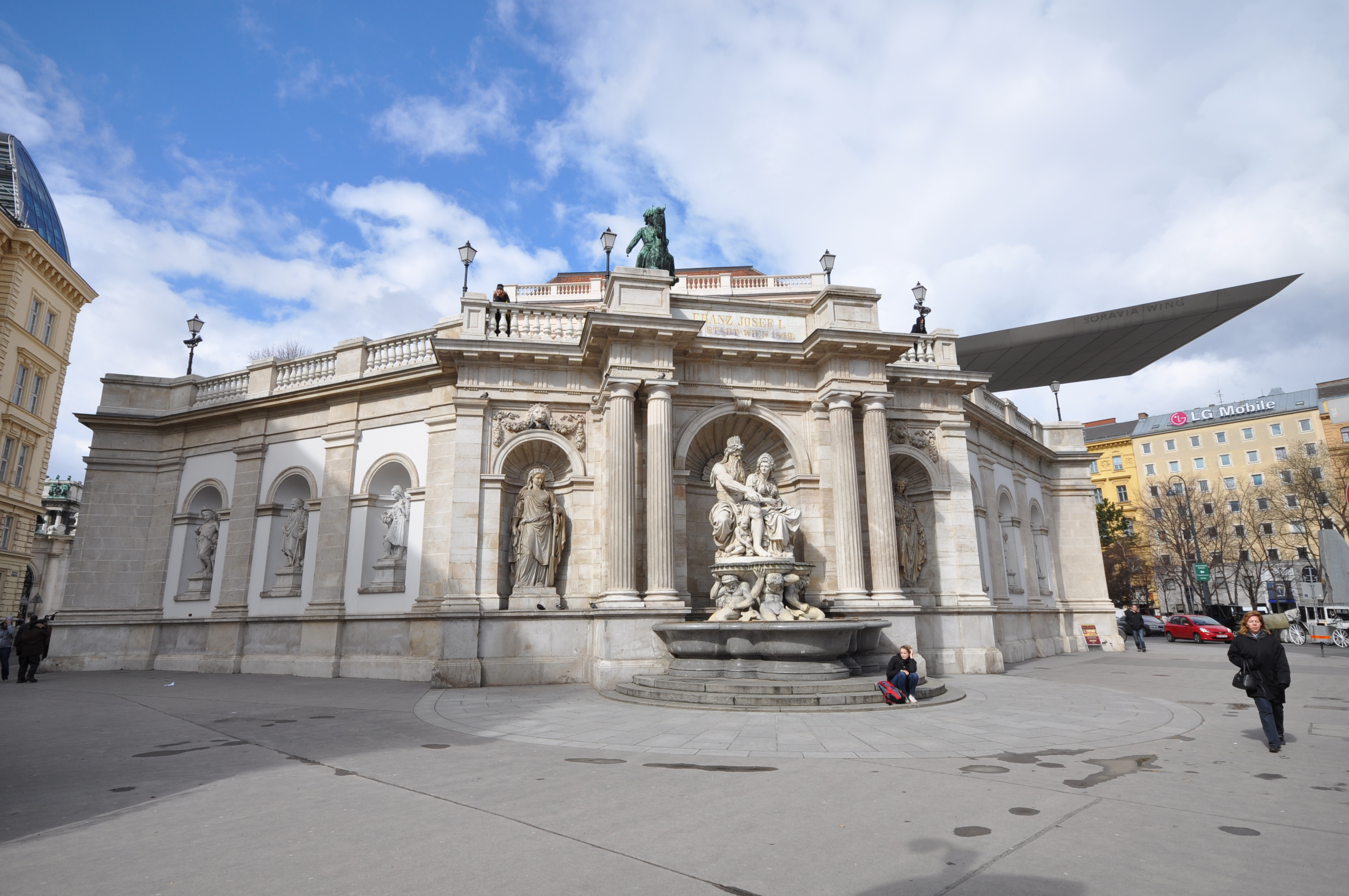 Roteiro pelo Centro Histórico de Viena_Albertina_Viajando Bem