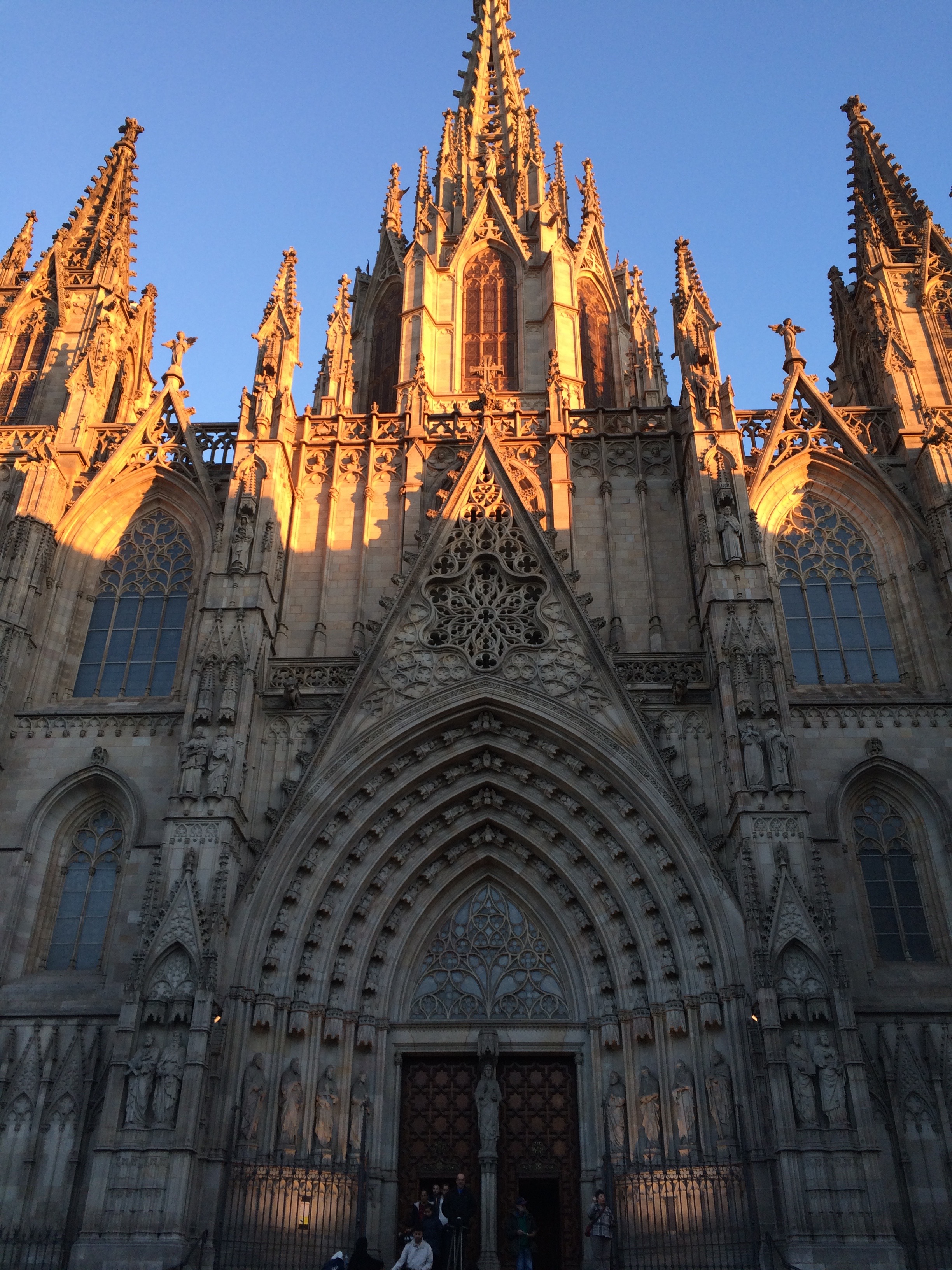 10 Atrações imperdíveis do Bairro Gótico de Barcelona_Catedral_Viajando Bem