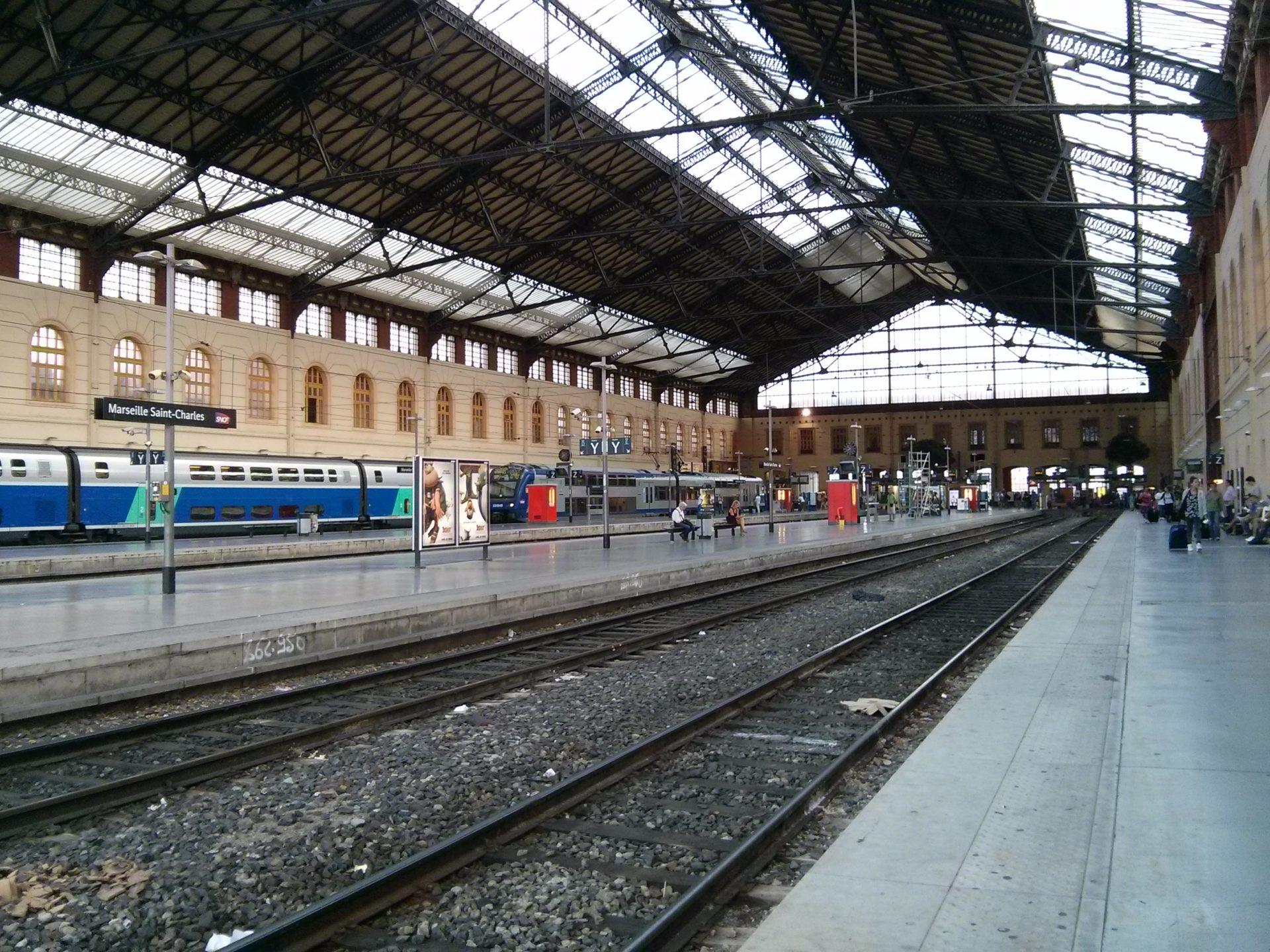 Milão a Marselha de trem