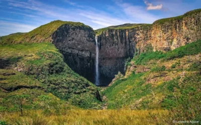 Destino perfeito para o dia dos namorados: cachoeira em formato de coração em Minas Gerais